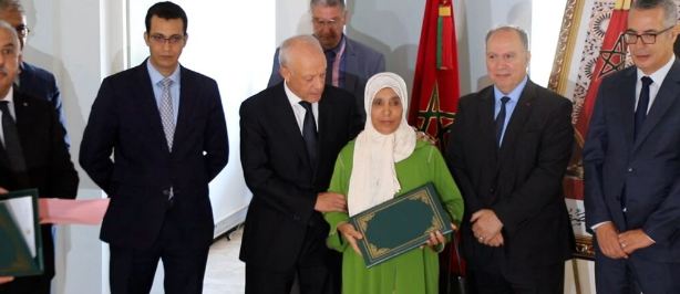 En présence de Monsieur le Wali de la Région, remise des premières clés dans le cadre du relogement des habitants de Dyar El Anq